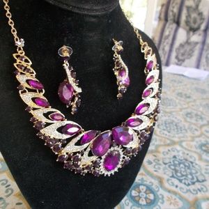 necklace set in purple, gold tone and crystals